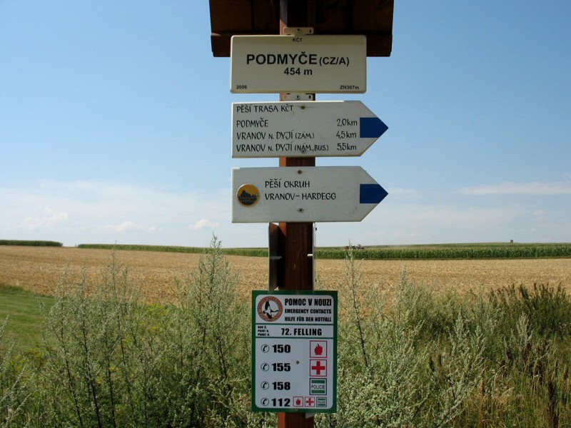 značení turistické trasy do Hardeggu